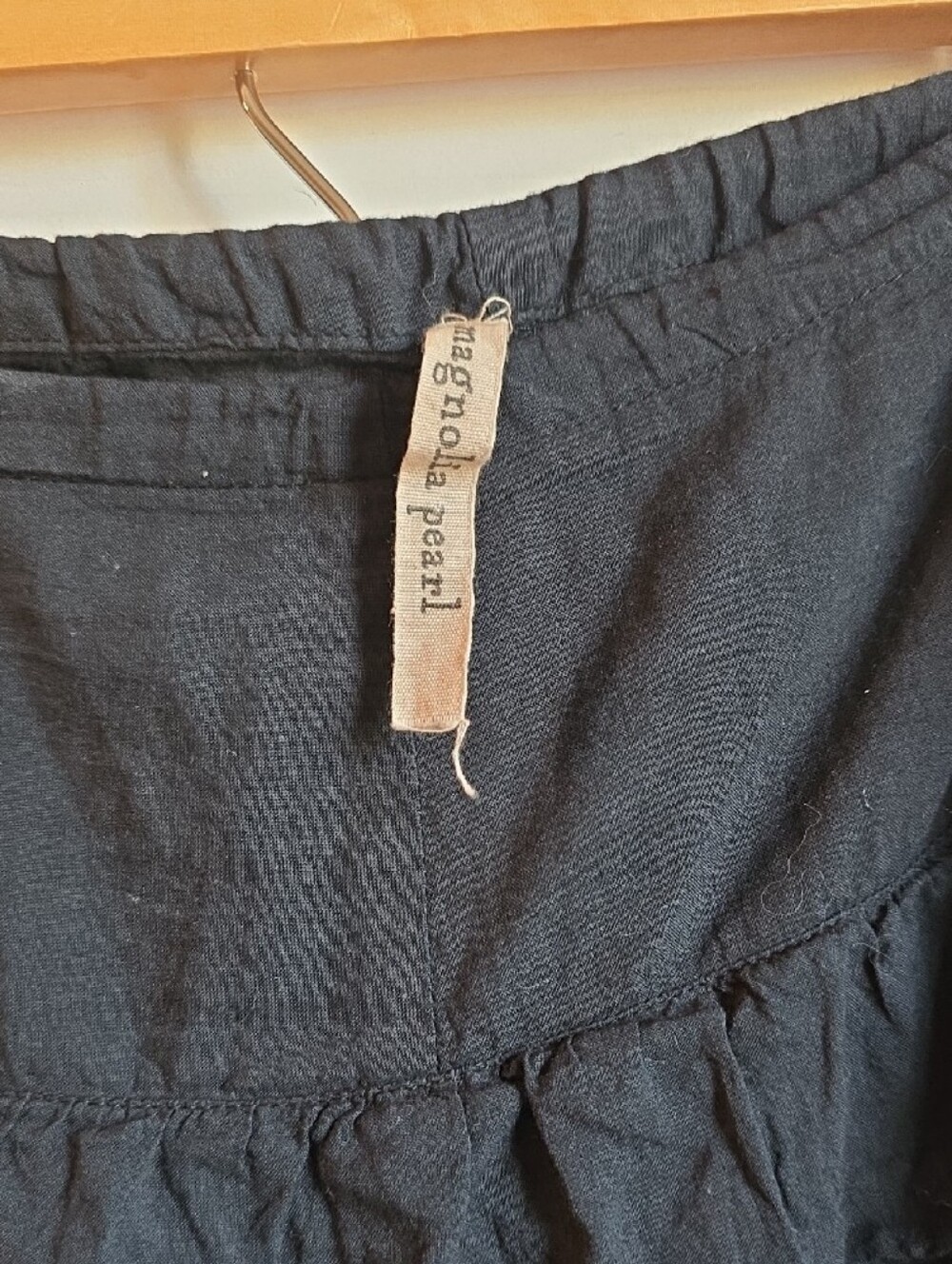 Magnolia Pearl Black Tiered Ruffle Capris - Picture 3 of 9